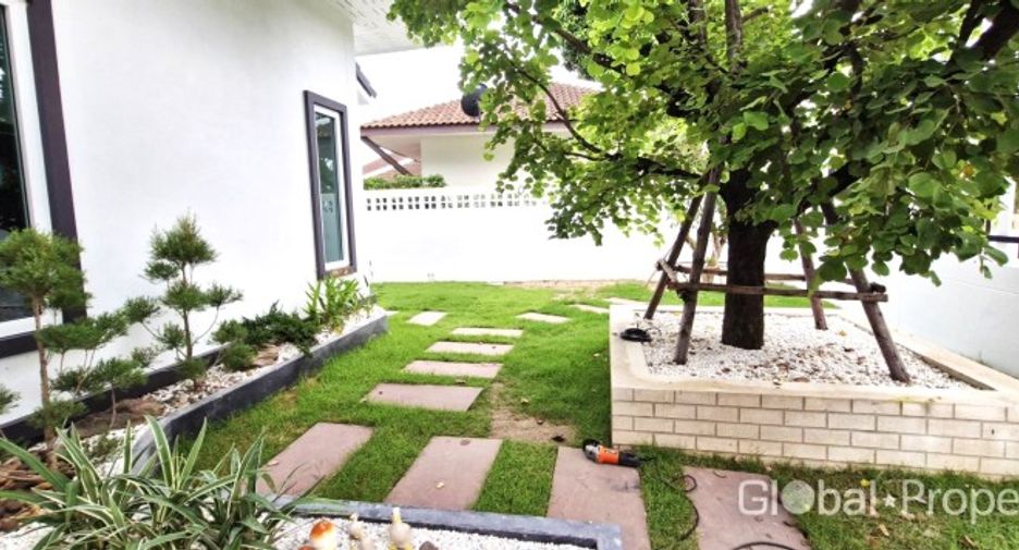 For sale 3 bedrooms house in East Pattaya, Pattaya