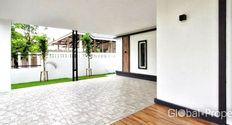 For sale 3 bedrooms house in East Pattaya, Pattaya