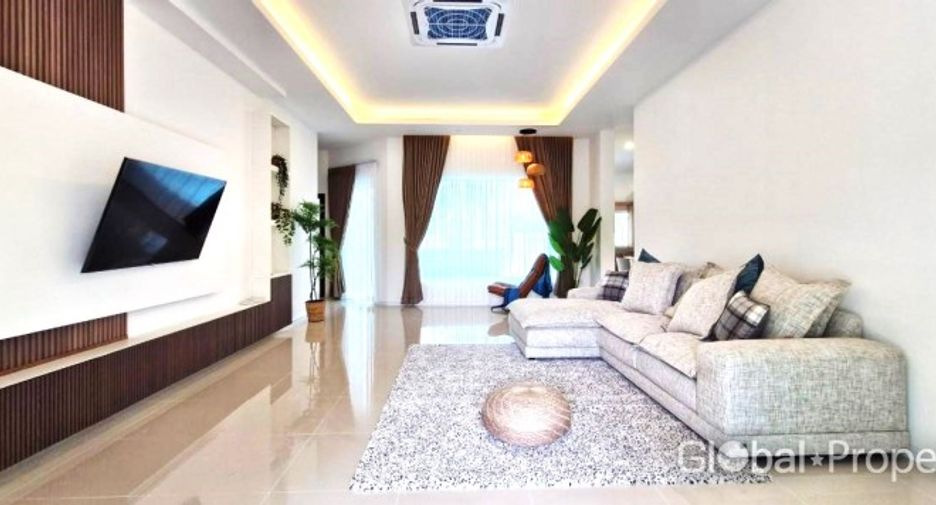 For sale 3 bedrooms house in East Pattaya, Pattaya