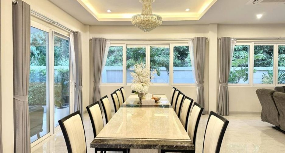 Haus zum Kauf mit 6 Zimmer in Huay Yai, Pattaya