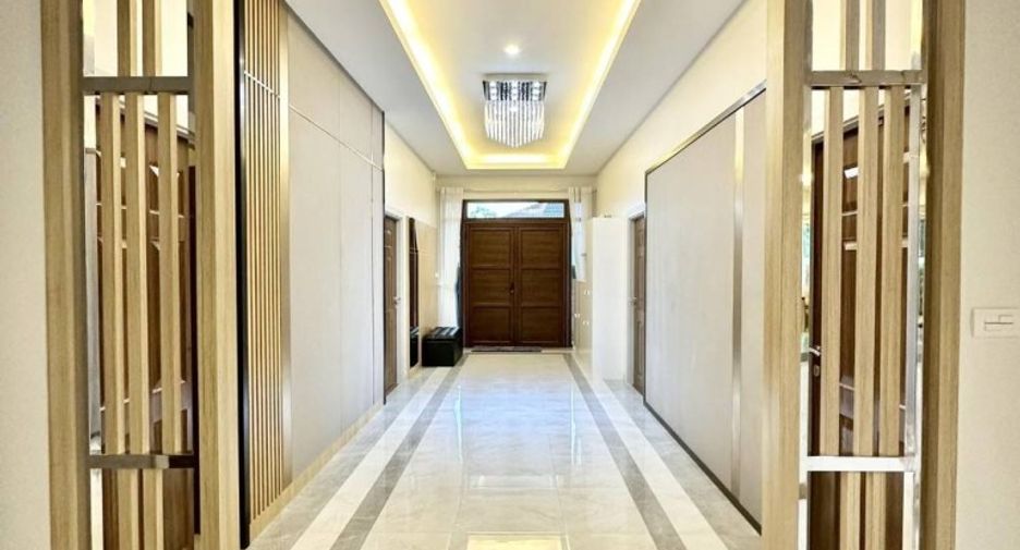 Haus zum Kauf mit 6 Zimmer in Huay Yai, Pattaya