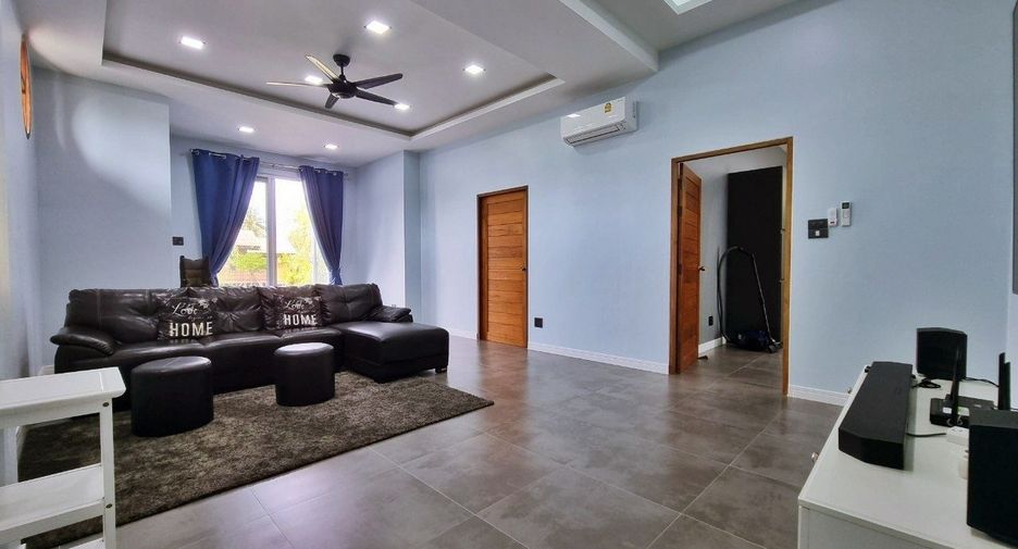 For sale 3 bedrooms house in East Pattaya, Pattaya