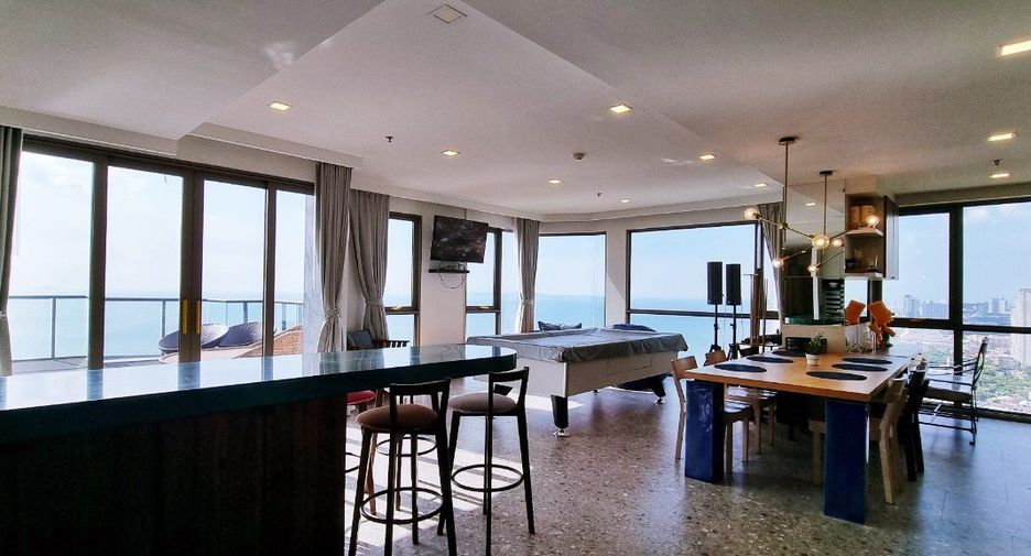 For sale 3 bedrooms condo in Jomtien, Pattaya