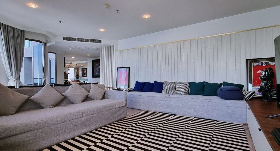 For sale 3 bedrooms condo in Jomtien, Pattaya