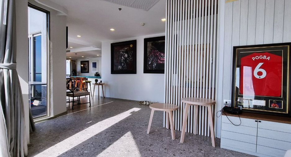 For sale 3 bedrooms condo in Jomtien, Pattaya