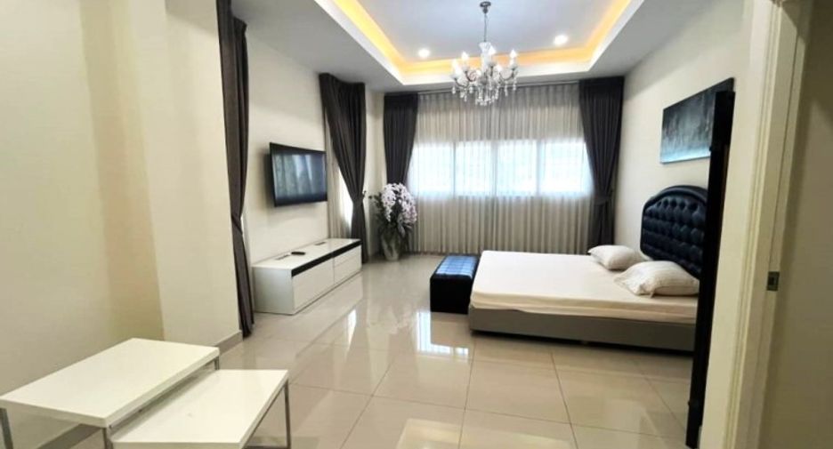 Haus zum Kauf mit 5 Zimmer in Huay Yai, Pattaya