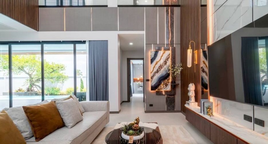 For sale 5 bedrooms house in East Pattaya, Pattaya
