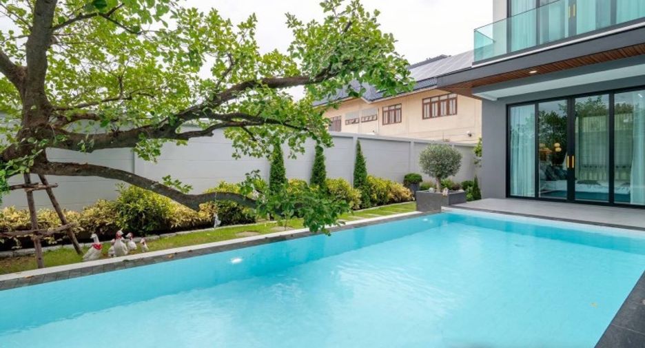 For sale 5 bedrooms house in East Pattaya, Pattaya