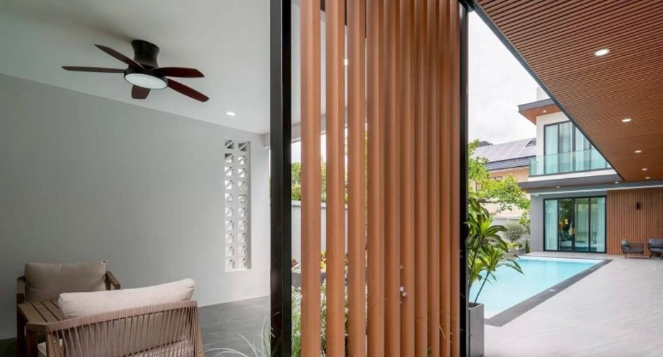 For sale 5 bedrooms house in East Pattaya, Pattaya