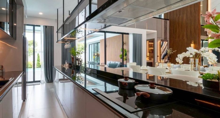 For sale 5 bedrooms house in East Pattaya, Pattaya
