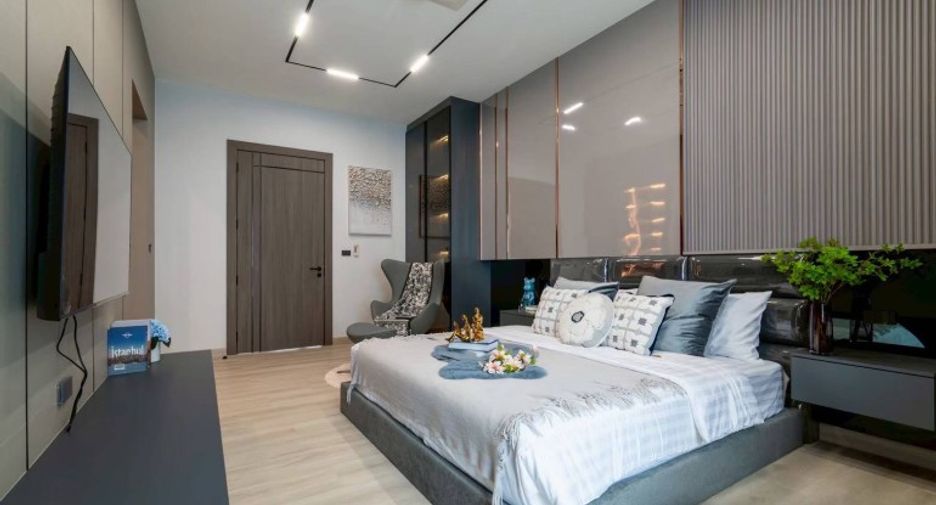 For sale 5 bedrooms house in East Pattaya, Pattaya