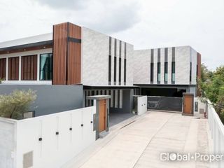 For sale 5 bedrooms house in Bang Lamung, Chonburi