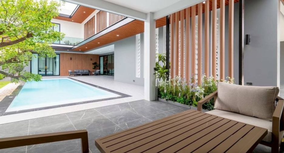 For sale 5 bedrooms house in East Pattaya, Pattaya