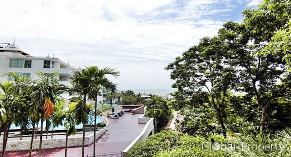 For sale 3 bedrooms condo in North Pattaya, Pattaya