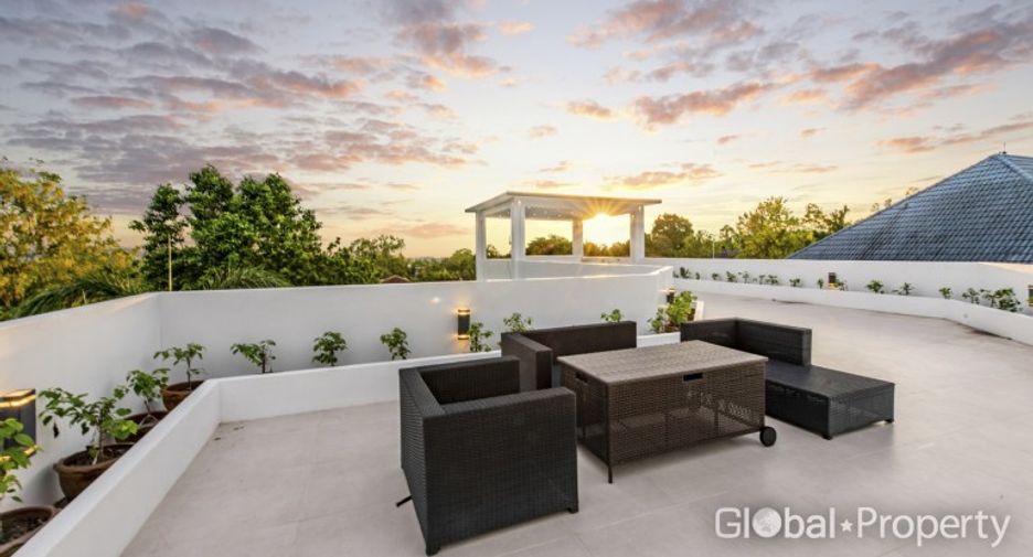 À vendre 5 chambres maison à Huay Yai, Pattaya