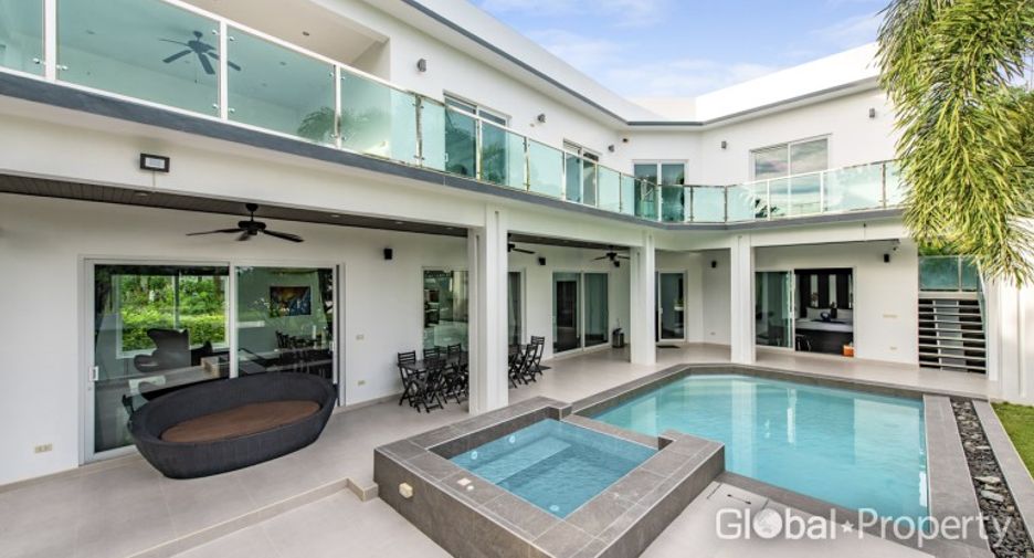 À vendre 5 chambres maison à Huay Yai, Pattaya