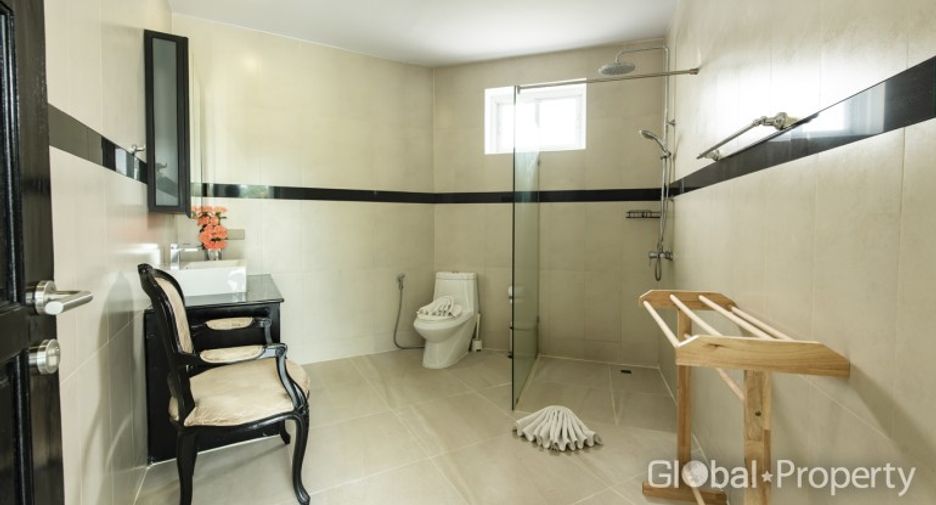 À vendre 5 chambres maison à Huay Yai, Pattaya