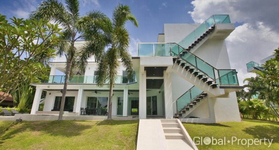 À vendre 5 chambres maison à Huay Yai, Pattaya