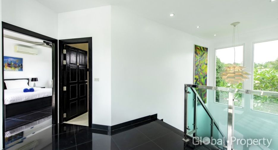À vendre 5 chambres maison à Huay Yai, Pattaya
