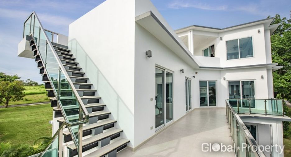 Продажа 4 спальни дом в Huay Yai, Паттайя