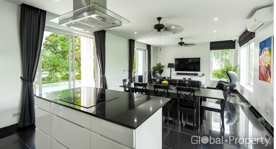 Продажа 4 спальни дом в Huay Yai, Паттайя