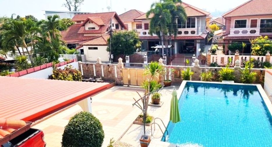 For sale 5 bedrooms house in East Pattaya, Pattaya