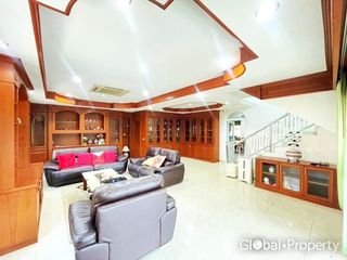 Casa en venta de 5 habitaciones en Bang Lamung, Chonburi