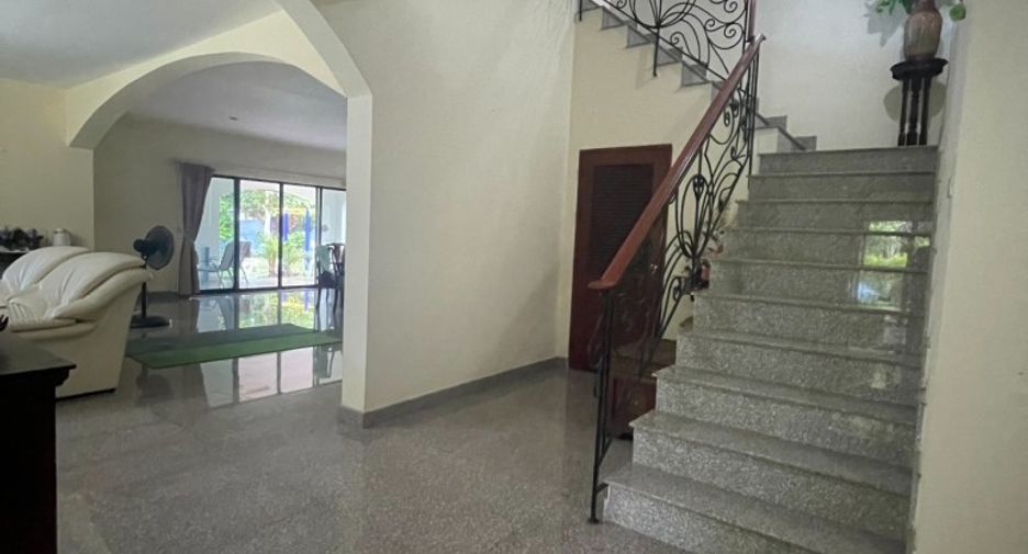 For sale 6 bedrooms house in East Pattaya, Pattaya