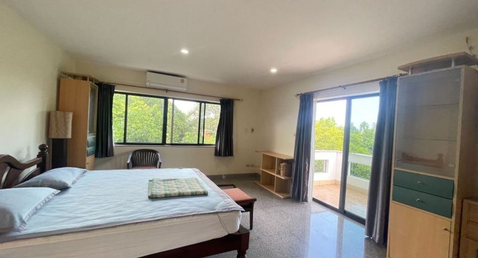 For sale 6 bedrooms house in East Pattaya, Pattaya