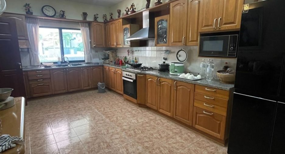 For sale 6 bedrooms house in East Pattaya, Pattaya