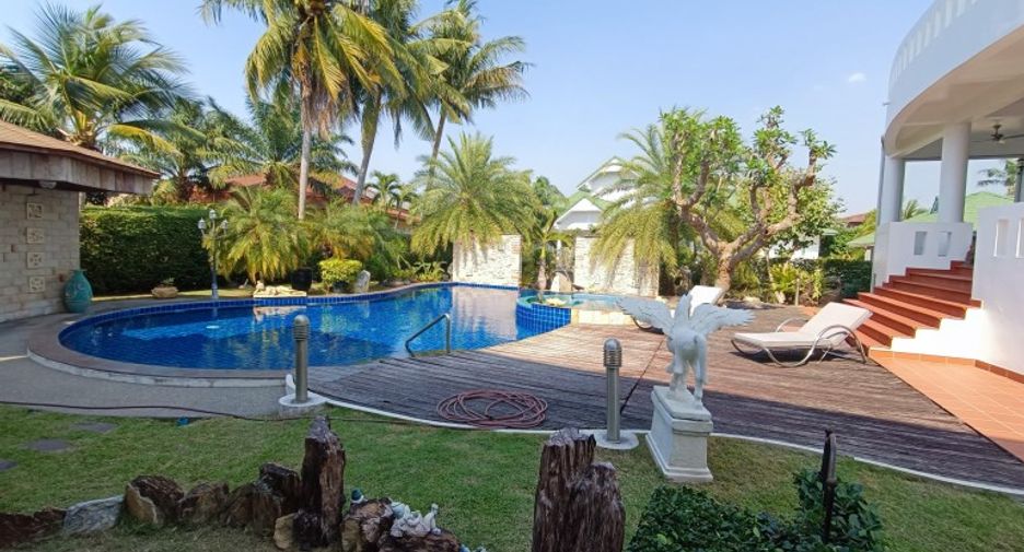 À vendre 6 chambres maison à East Pattaya, Pattaya