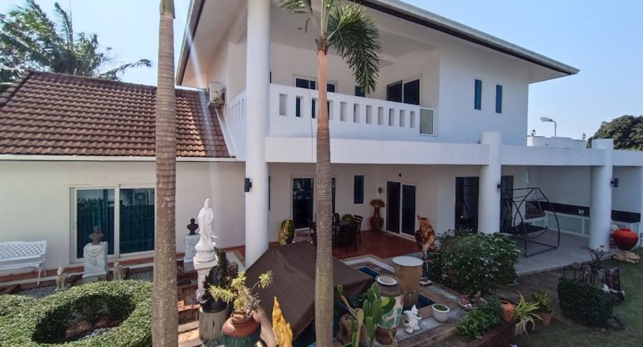 À vendre 6 chambres maison à East Pattaya, Pattaya