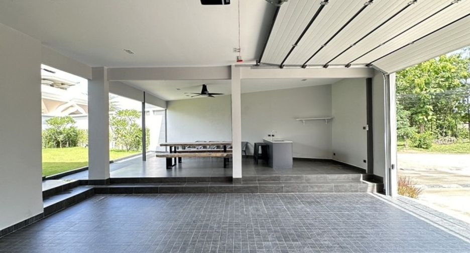 For sale 3 bedrooms house in East Pattaya, Pattaya