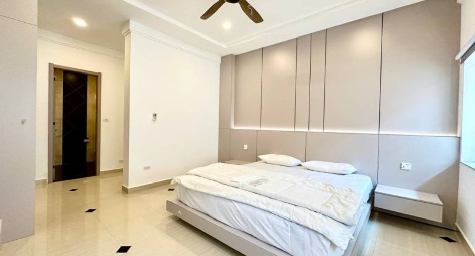 For sale 4 bedrooms house in East Pattaya, Pattaya