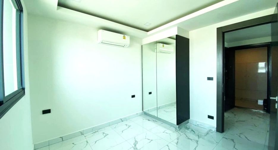 For sale 2 bedrooms condo in South Pattaya, Pattaya