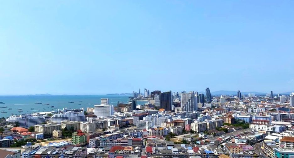 For sale 2 bedrooms condo in South Pattaya, Pattaya
