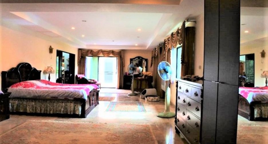 For sale 5 bedrooms house in East Pattaya, Pattaya