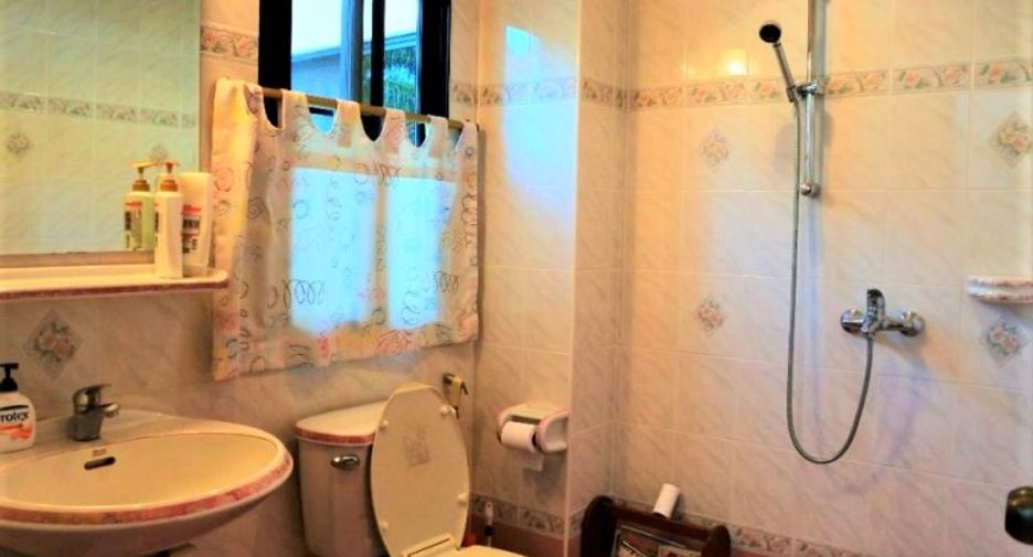 For sale 5 bedrooms house in East Pattaya, Pattaya