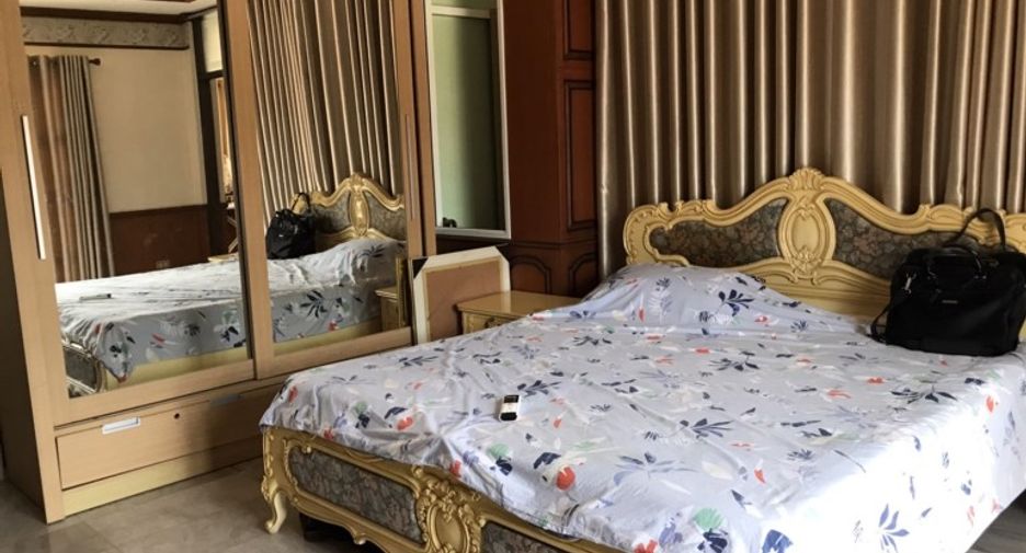 Haus zum Kauf mit 6 Zimmer in East Pattaya, Pattaya