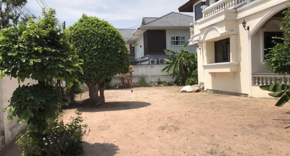 Haus zum Kauf mit 6 Zimmer in East Pattaya, Pattaya