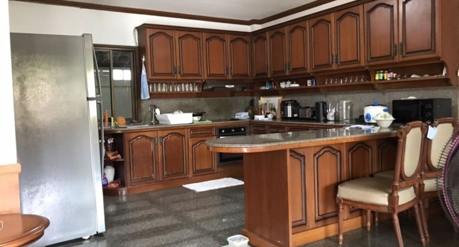 Haus zum Kauf mit 6 Zimmer in East Pattaya, Pattaya