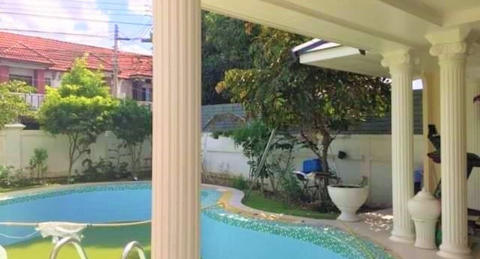 For sale 3 bedrooms house in East Pattaya, Pattaya
