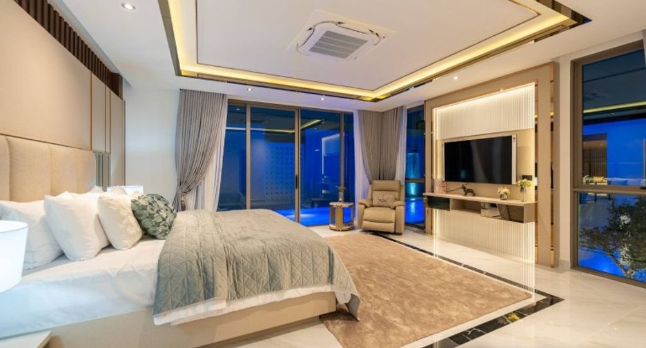 For sale 6 bedrooms house in East Pattaya, Pattaya