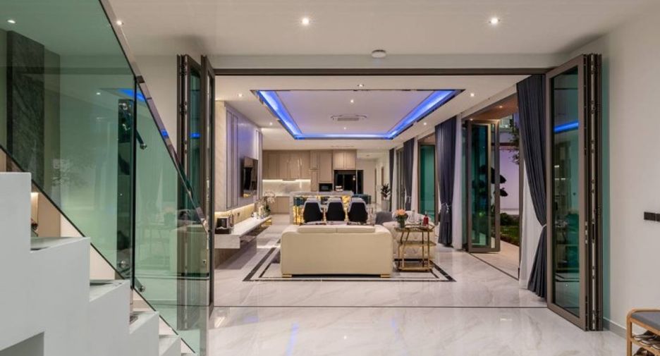 For sale 6 bedrooms house in East Pattaya, Pattaya