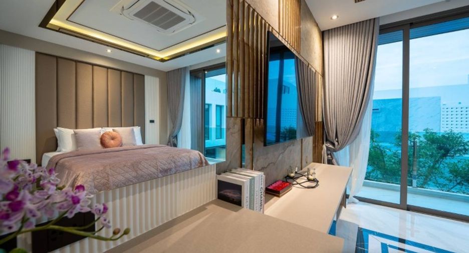 For sale 6 bedrooms house in East Pattaya, Pattaya