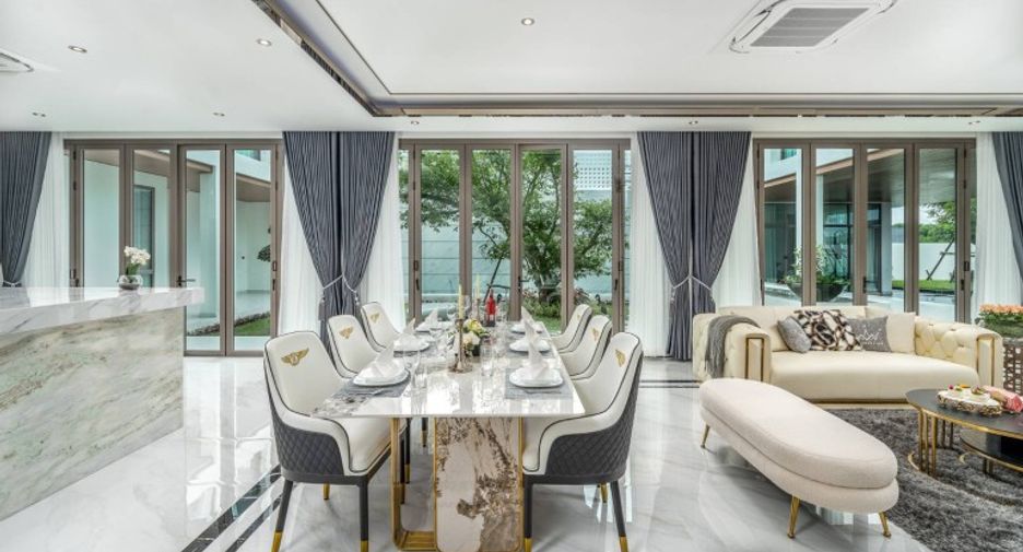 For sale 6 bedrooms house in East Pattaya, Pattaya