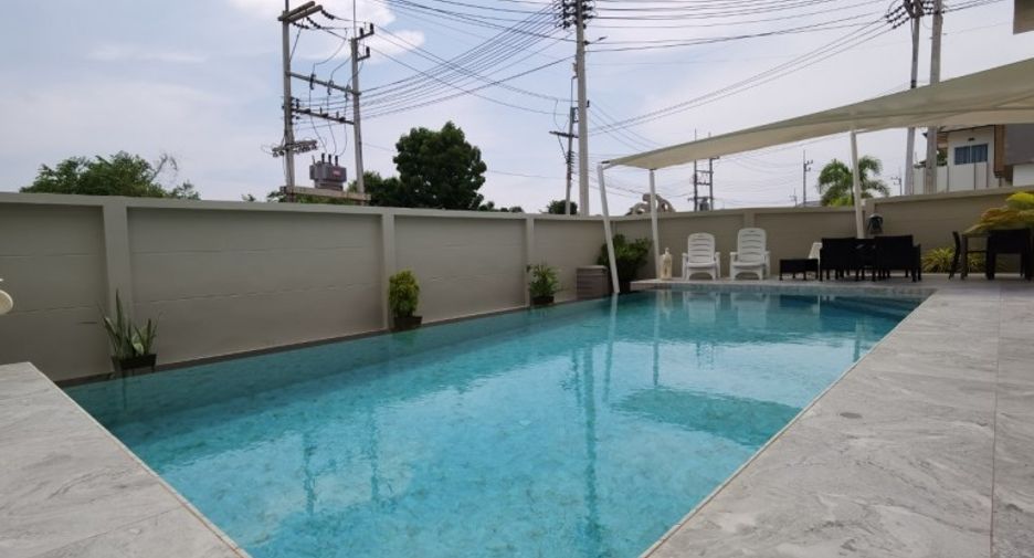For sale 5 ベッドルーム house in East Pattaya, Pattaya