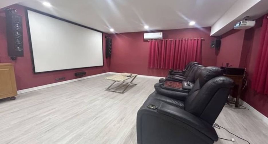 For sale 4 bedrooms house in East Pattaya, Pattaya