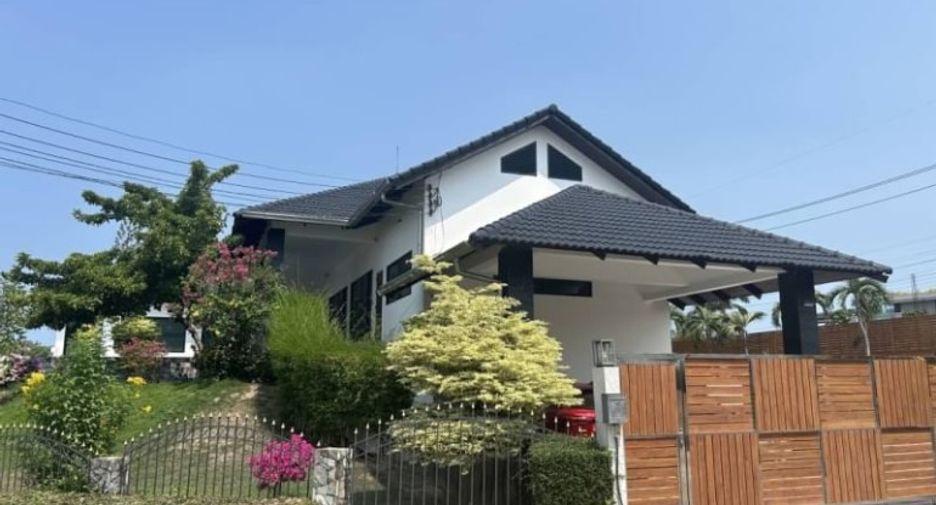 For sale 4 bedrooms house in East Pattaya, Pattaya
