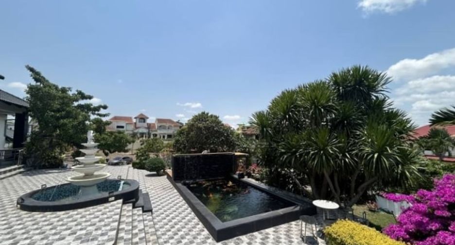 For sale 4 bedrooms house in East Pattaya, Pattaya